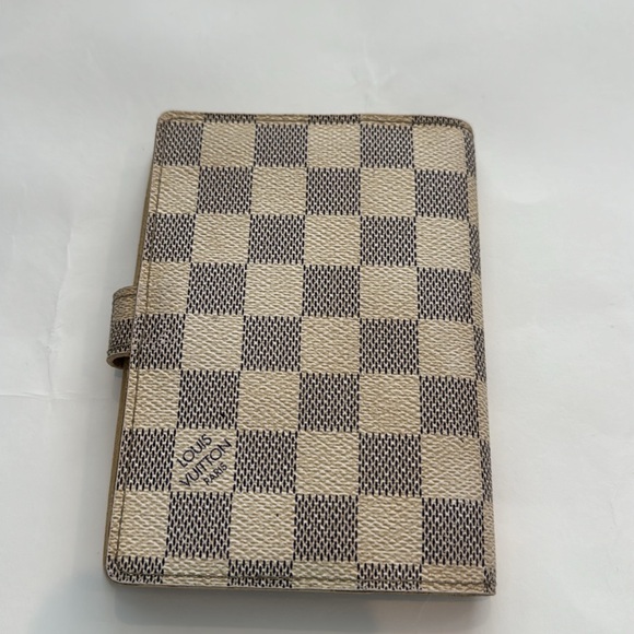 Louis Vuitton Authentic Damier Azur Pre Owned Agenda/ Passport holder. - Picture 3 of 12
